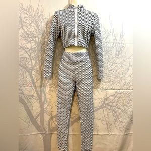 Yoga set outfit. Size Small.